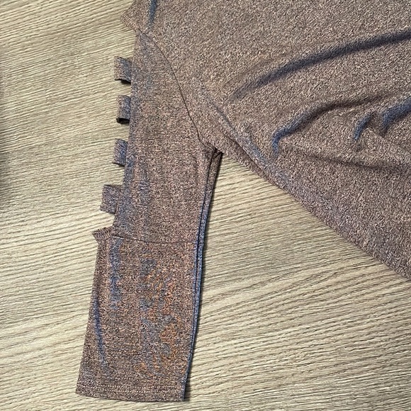 Top - Picture 4 of 5